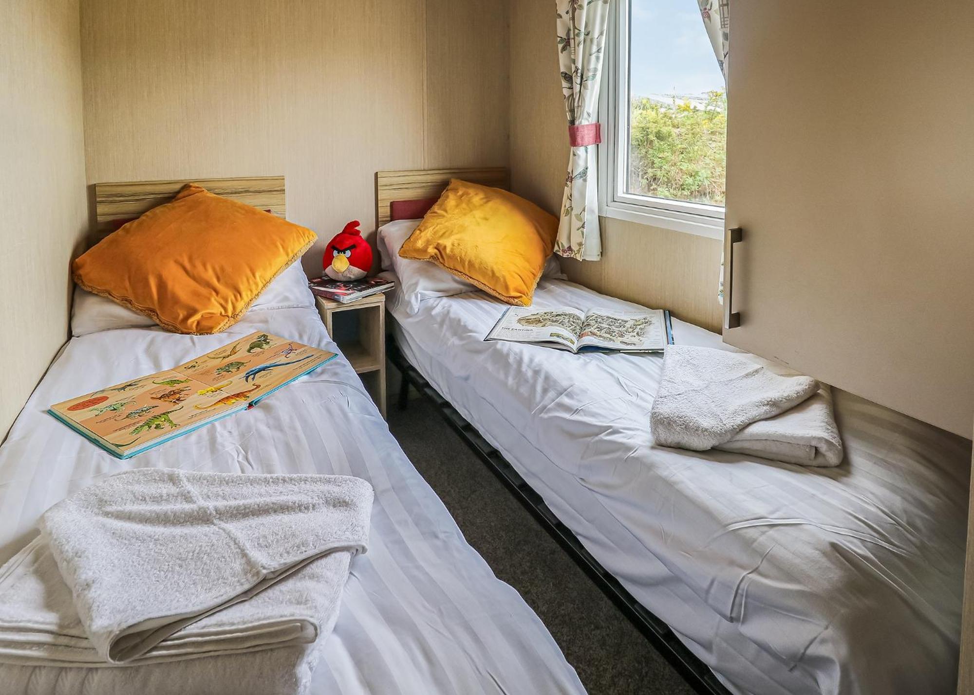 Waters Edge Leisure Park Hotel Cardigan Kültér fotó
